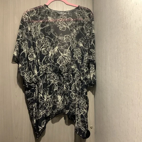 EMORY PARK Blue & White Floral Open Front Tie Cardigan-Style Top - Picture 14 of 16